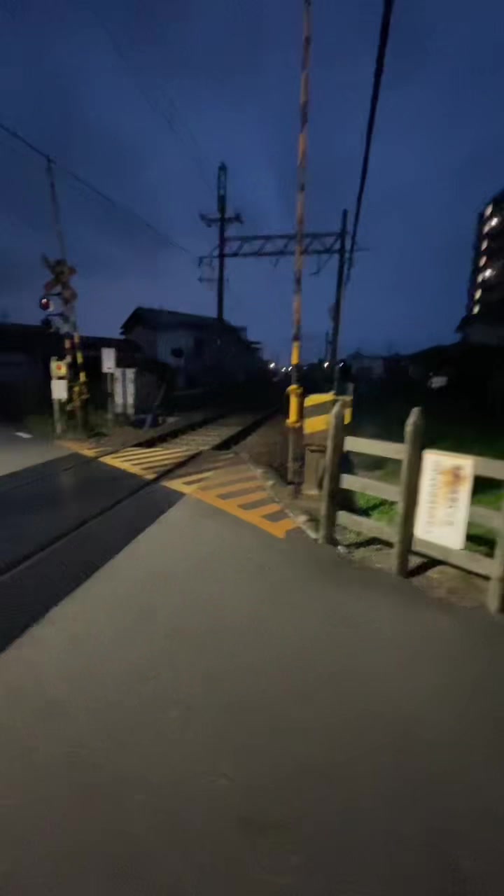 @・