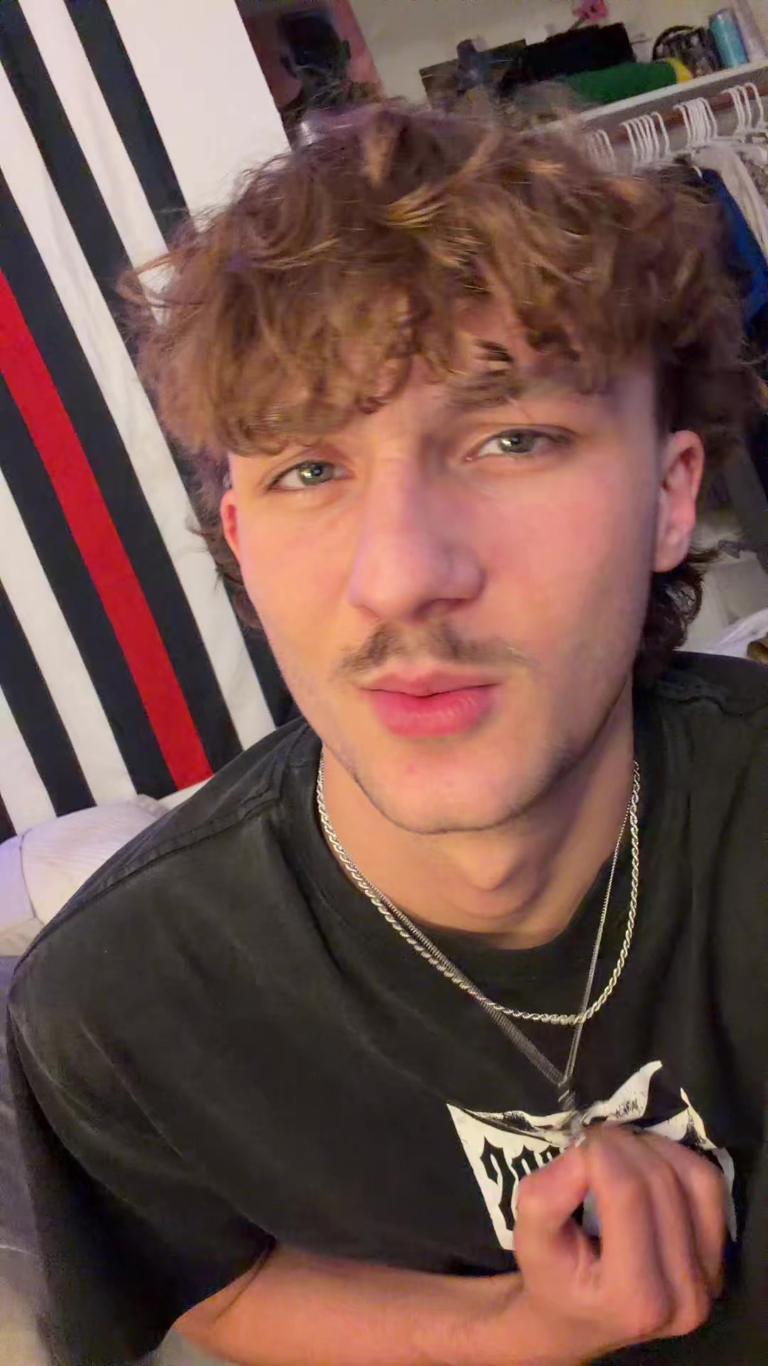 @♛