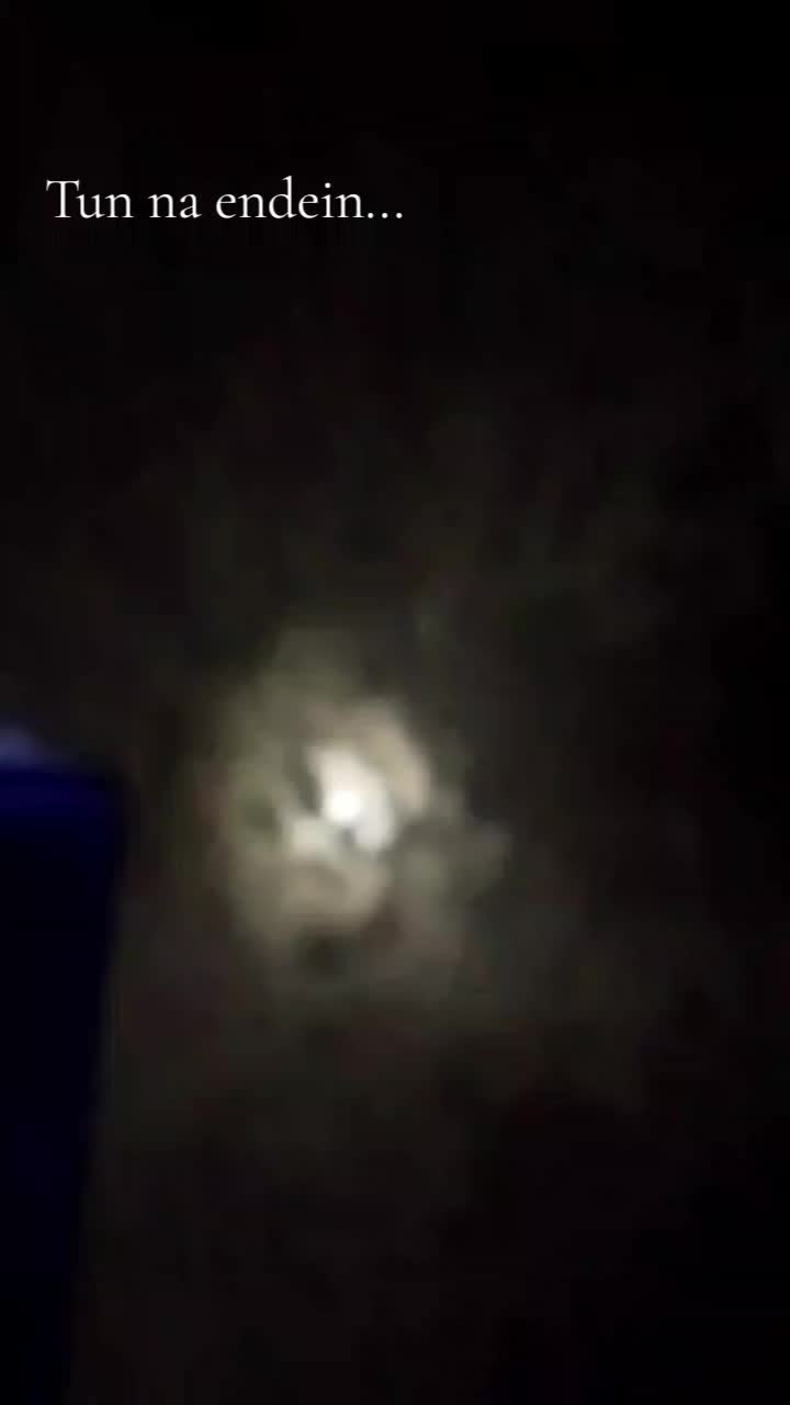 @R💫