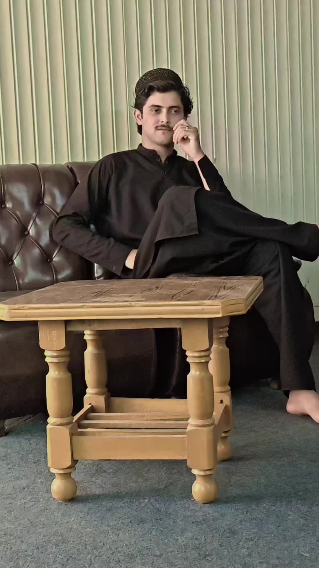@Zeeshu💫