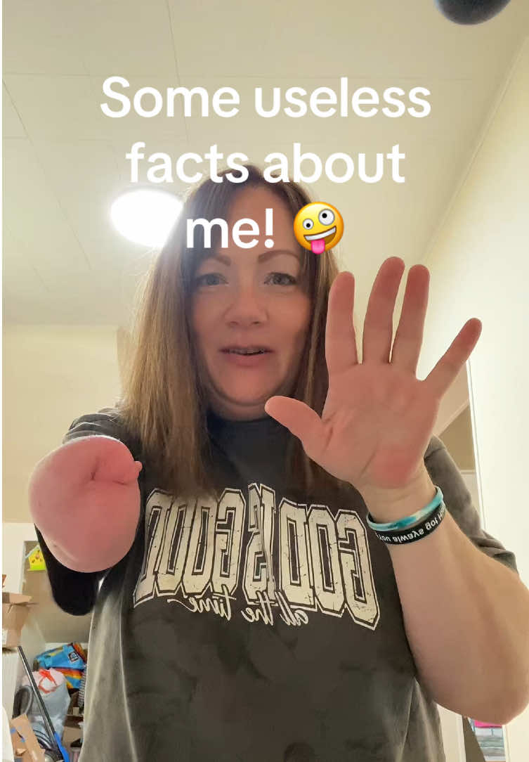 @TheGirlWithOneArm