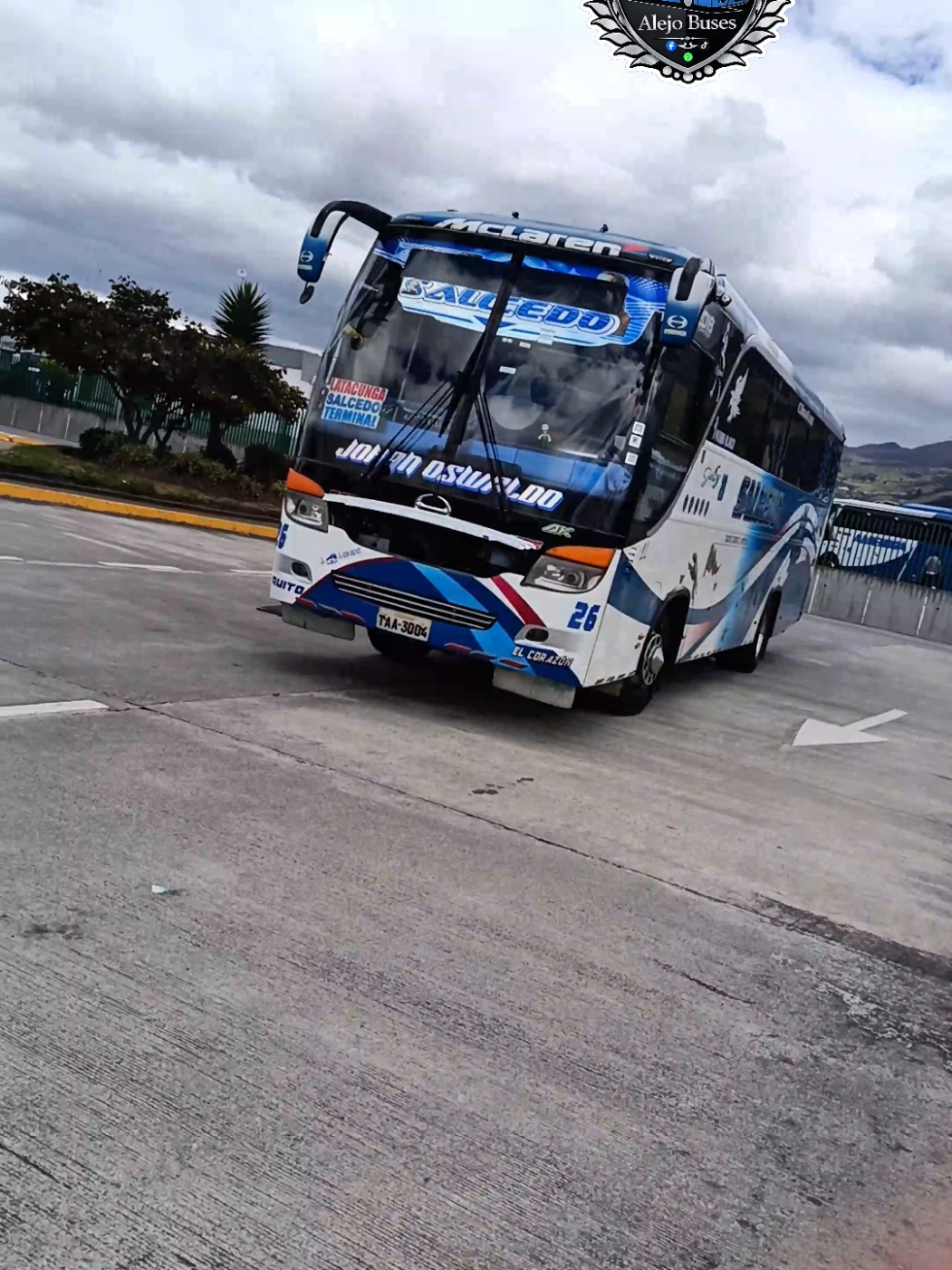 @Alejo_buses