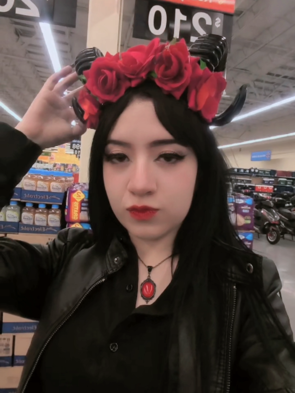 @Marianne 🩸🧛🏻♀️