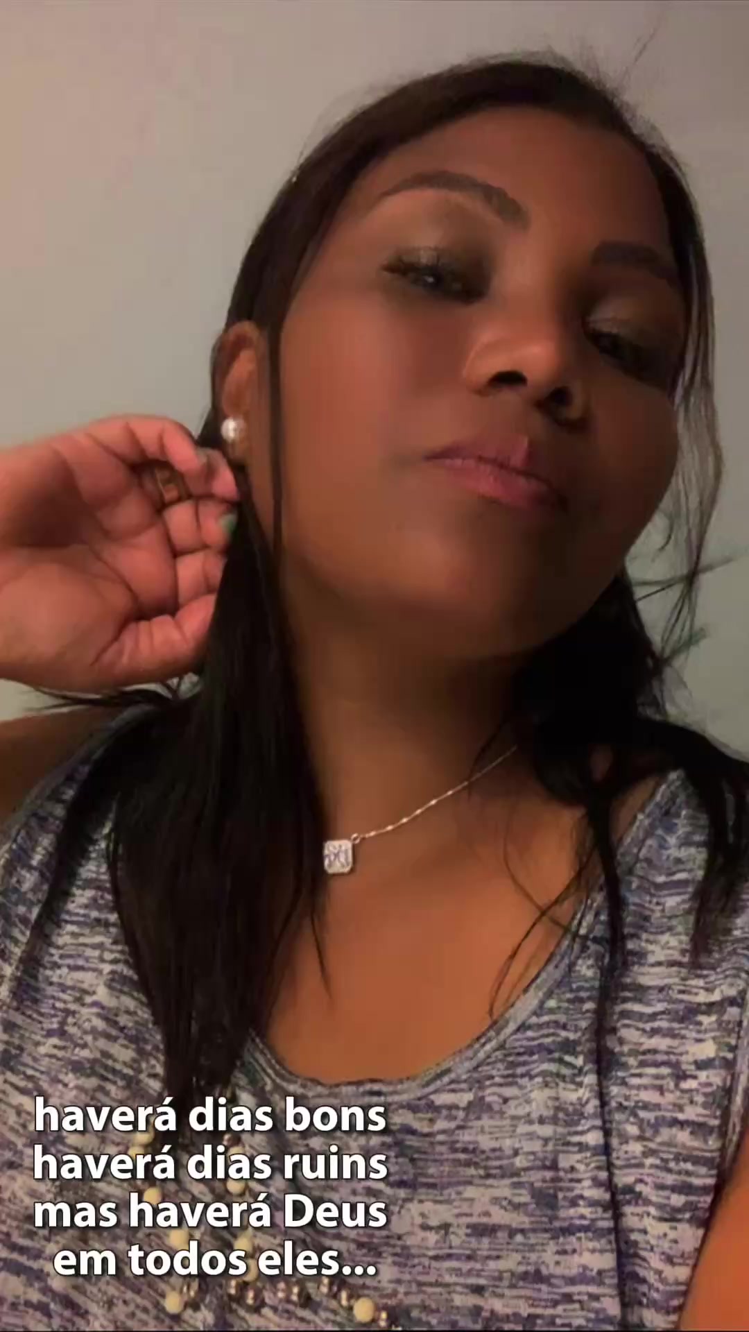 @Ou&ccedil;a hist&oacute;ria de Ana🎶🎙️