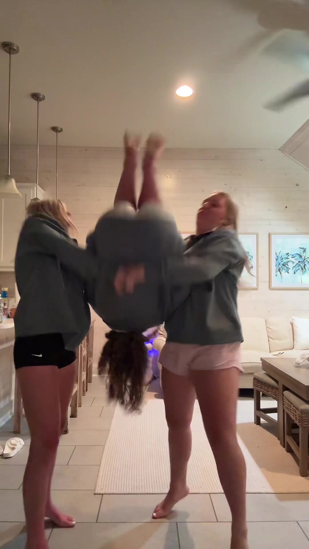 @julesss