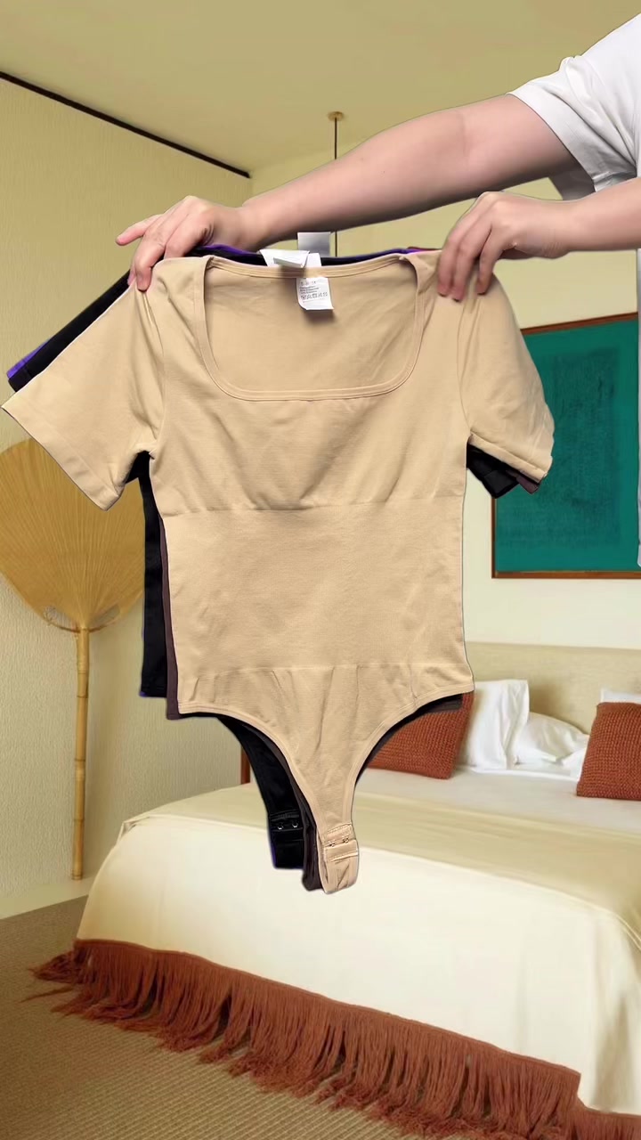 @Cloriswear
