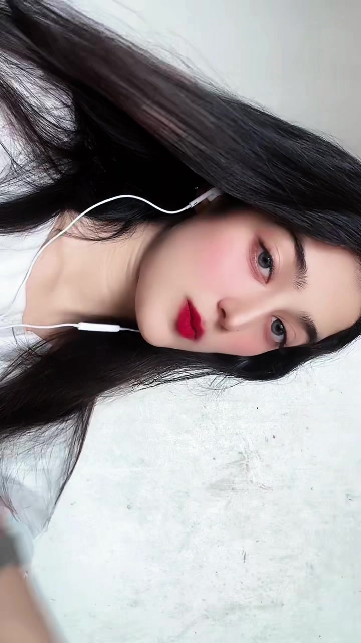 @𝕾𝖆𝖒𝖊𝖊𝖗𝖆 𝕶𝖍𝖆𝖓 🕊️