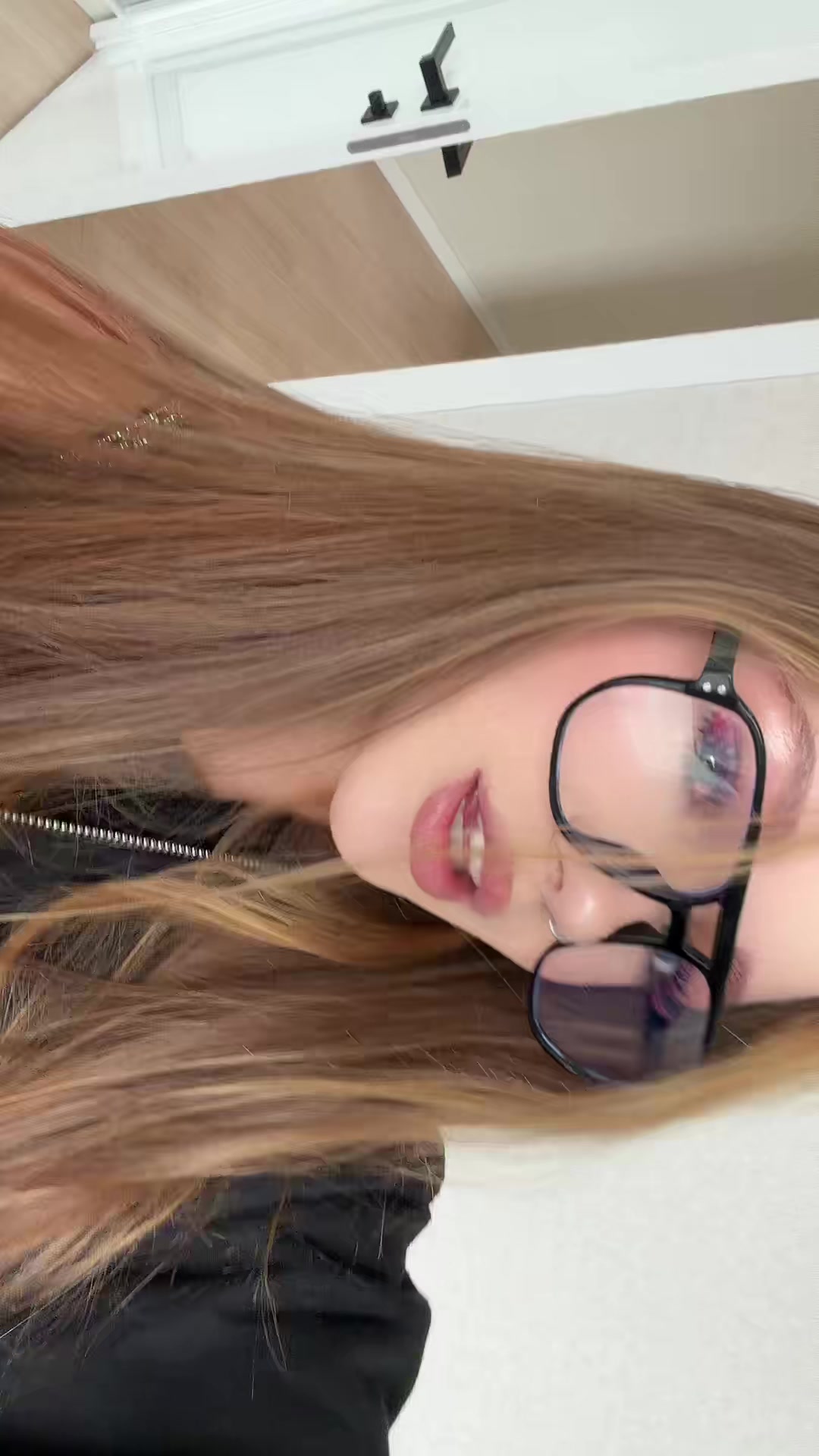 @🫦