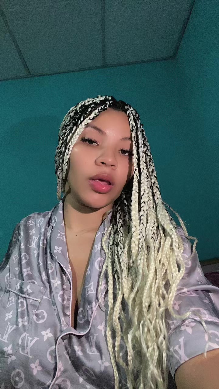 @Leyangomez_