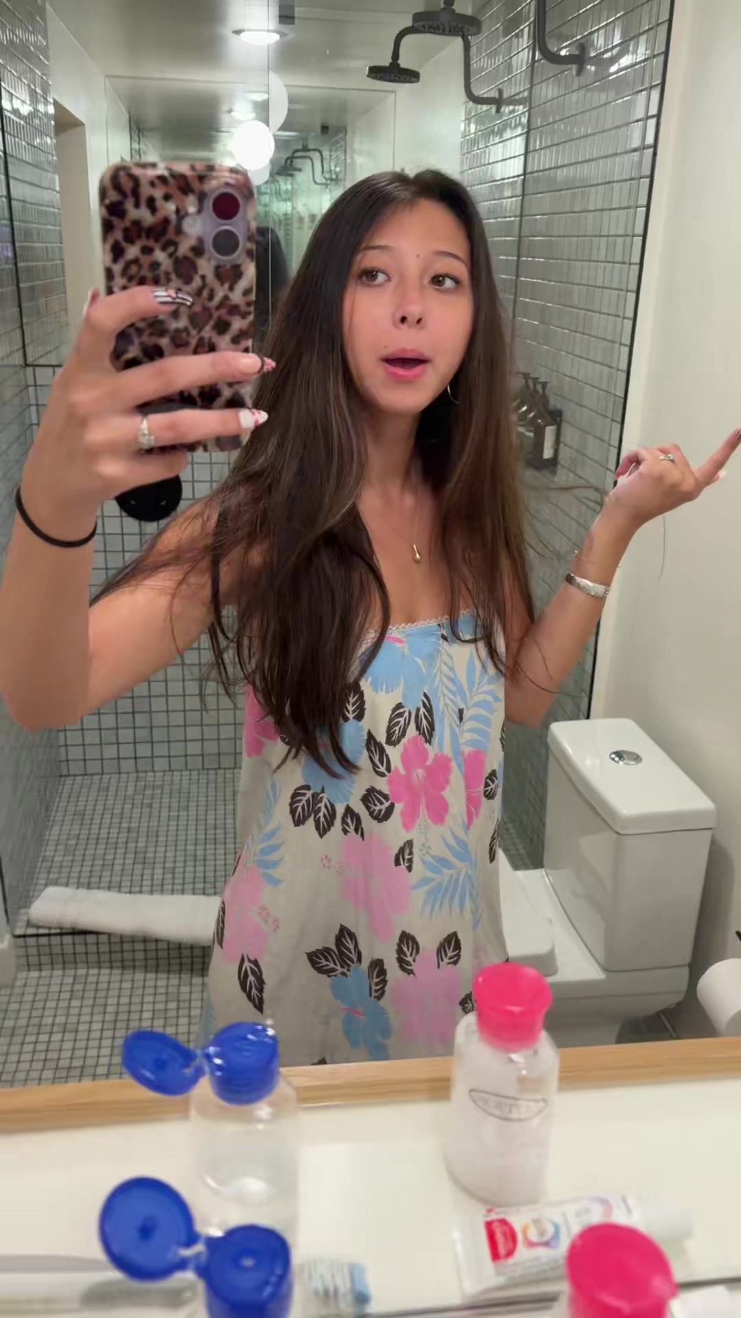 @shakeitvona