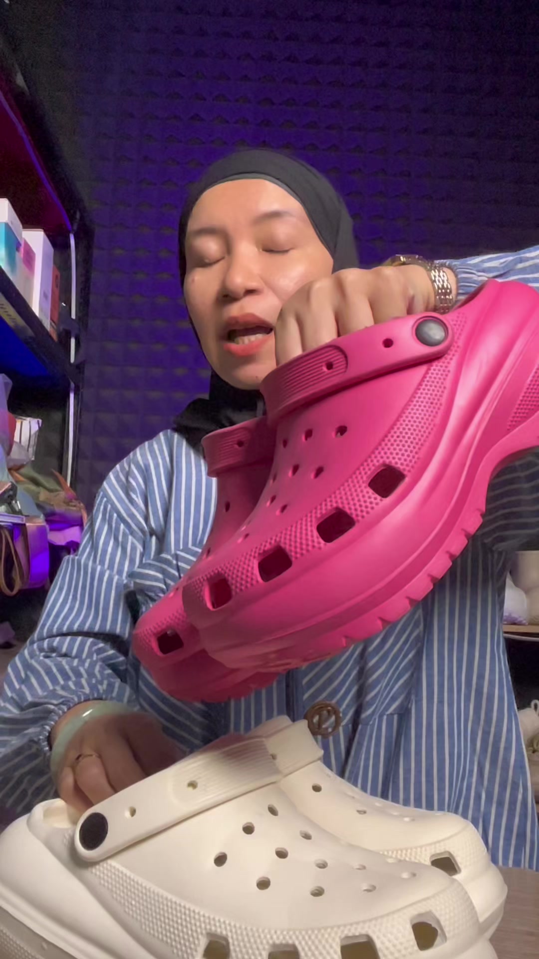 @LELI si paling TAS dan SANDAL