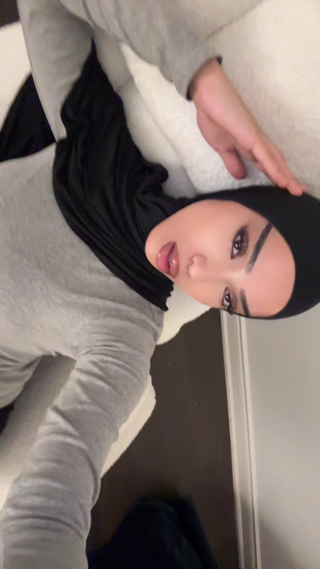 @لارا