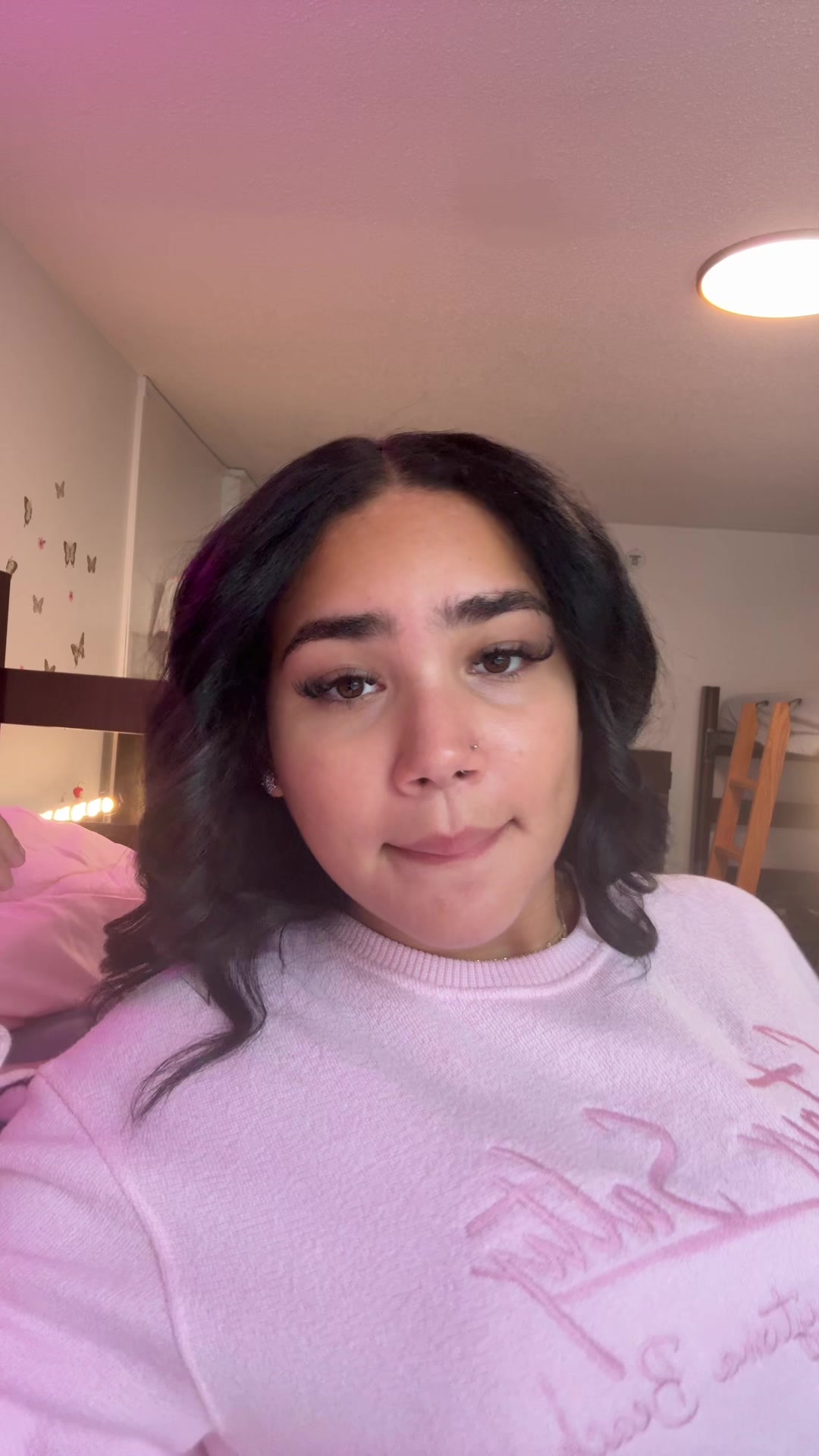 @hoyouisathot