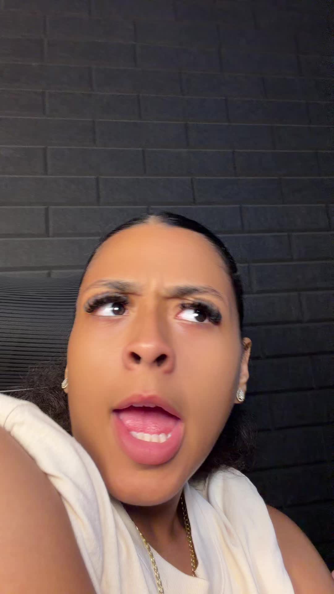 @LaRealAsh