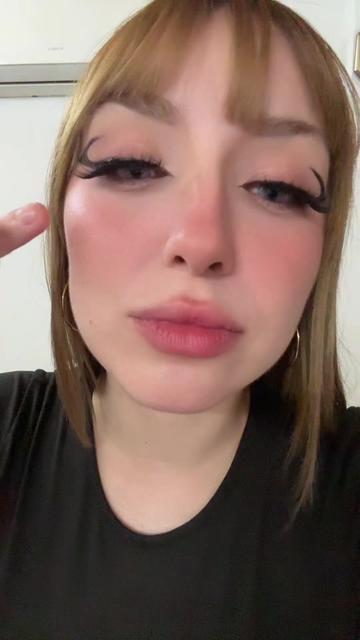 @neekoliinaa