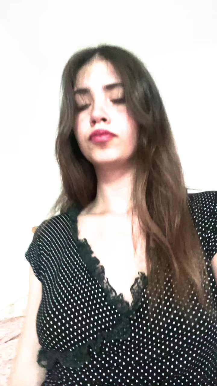 @&bull;ANNA APRILLE &bull;