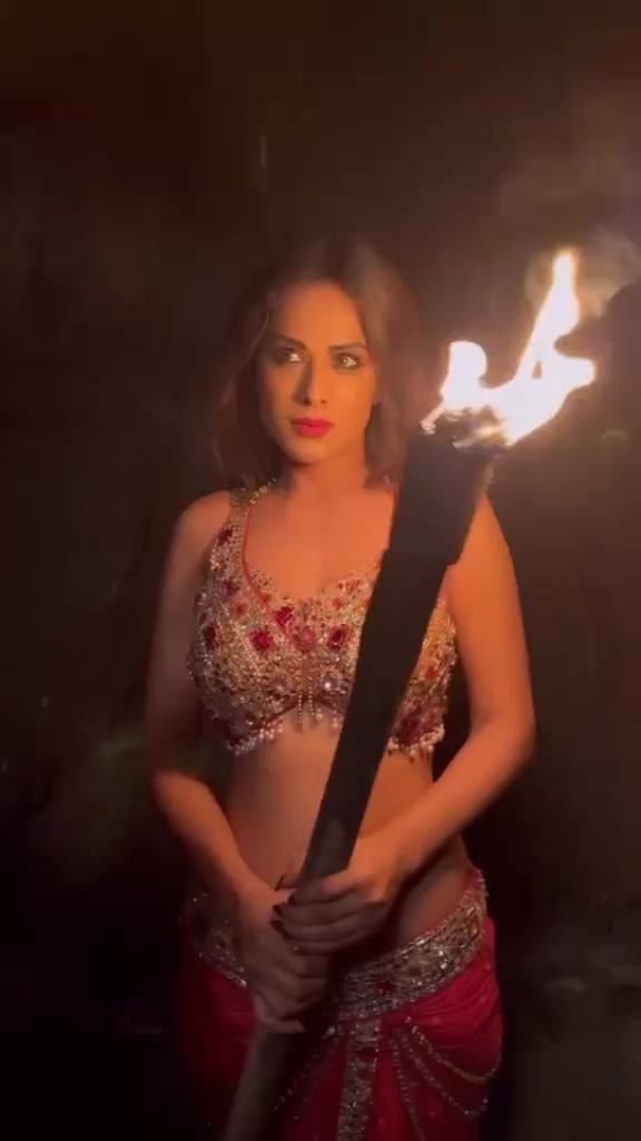 @nia Sharma