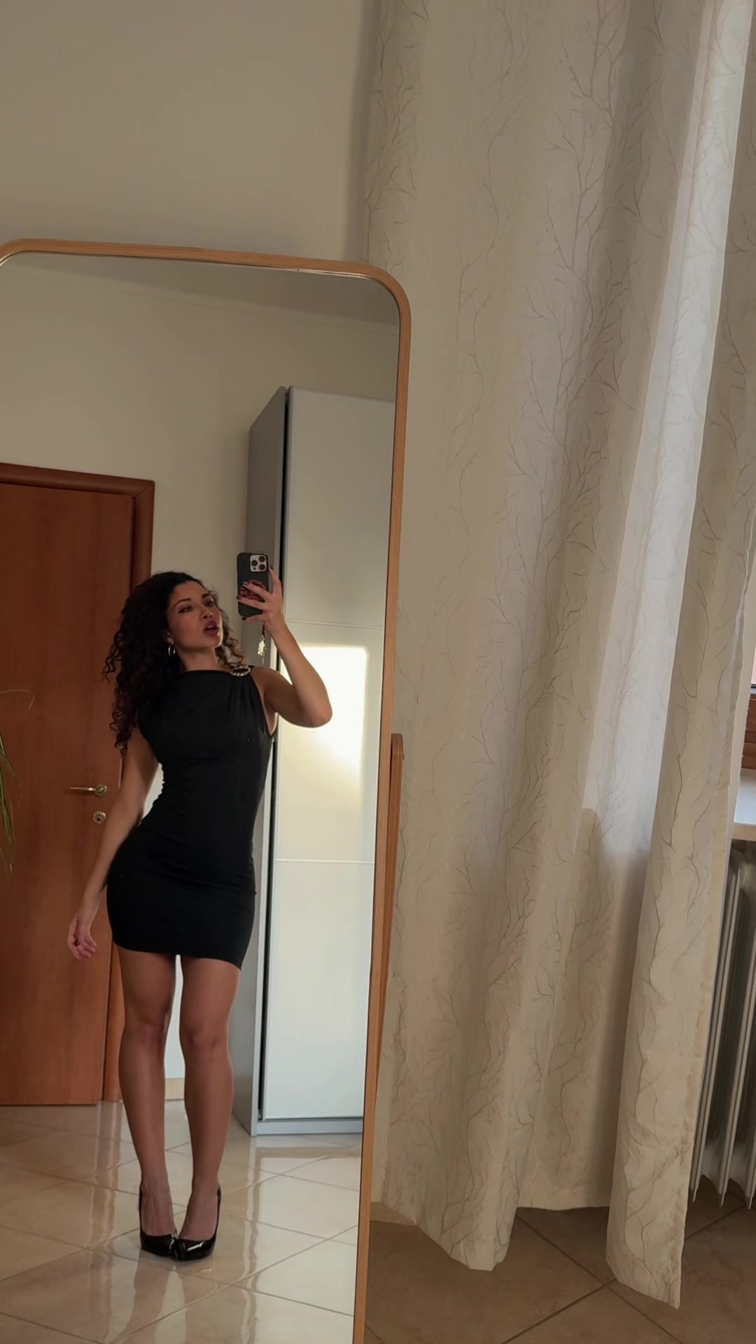 @Holmes_Sara