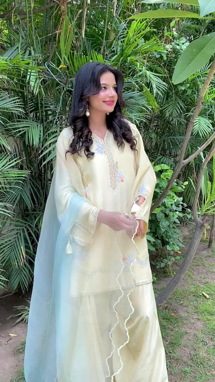 @👑【ماہم  زاہد】👑