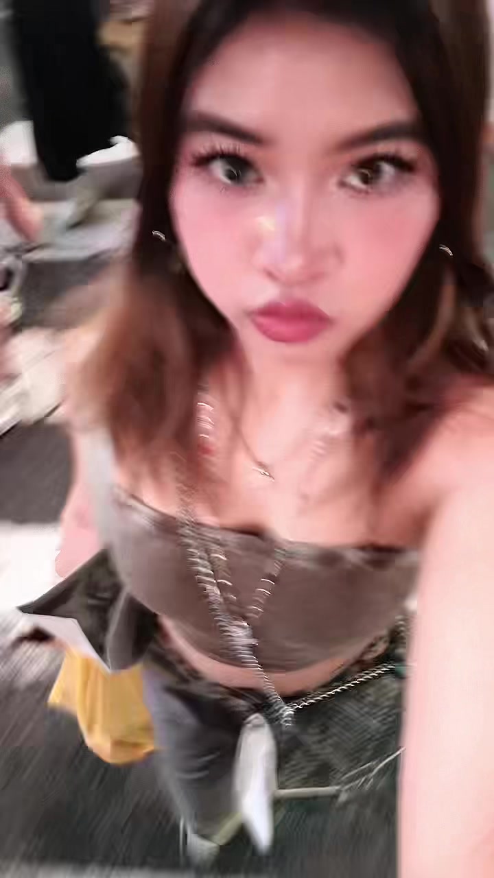 @vivivivivivi