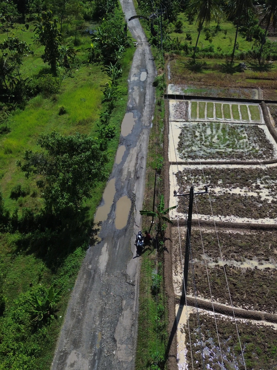 @Bakhtiar_Aerial/Warung_MbaTari