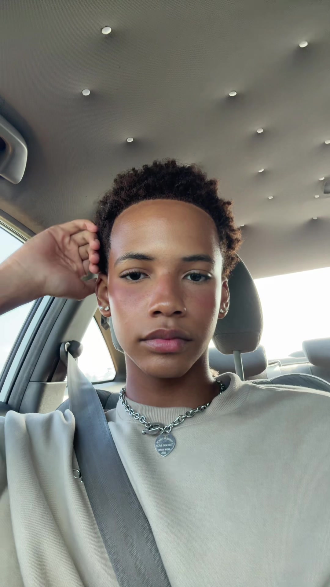 @🧁🪽