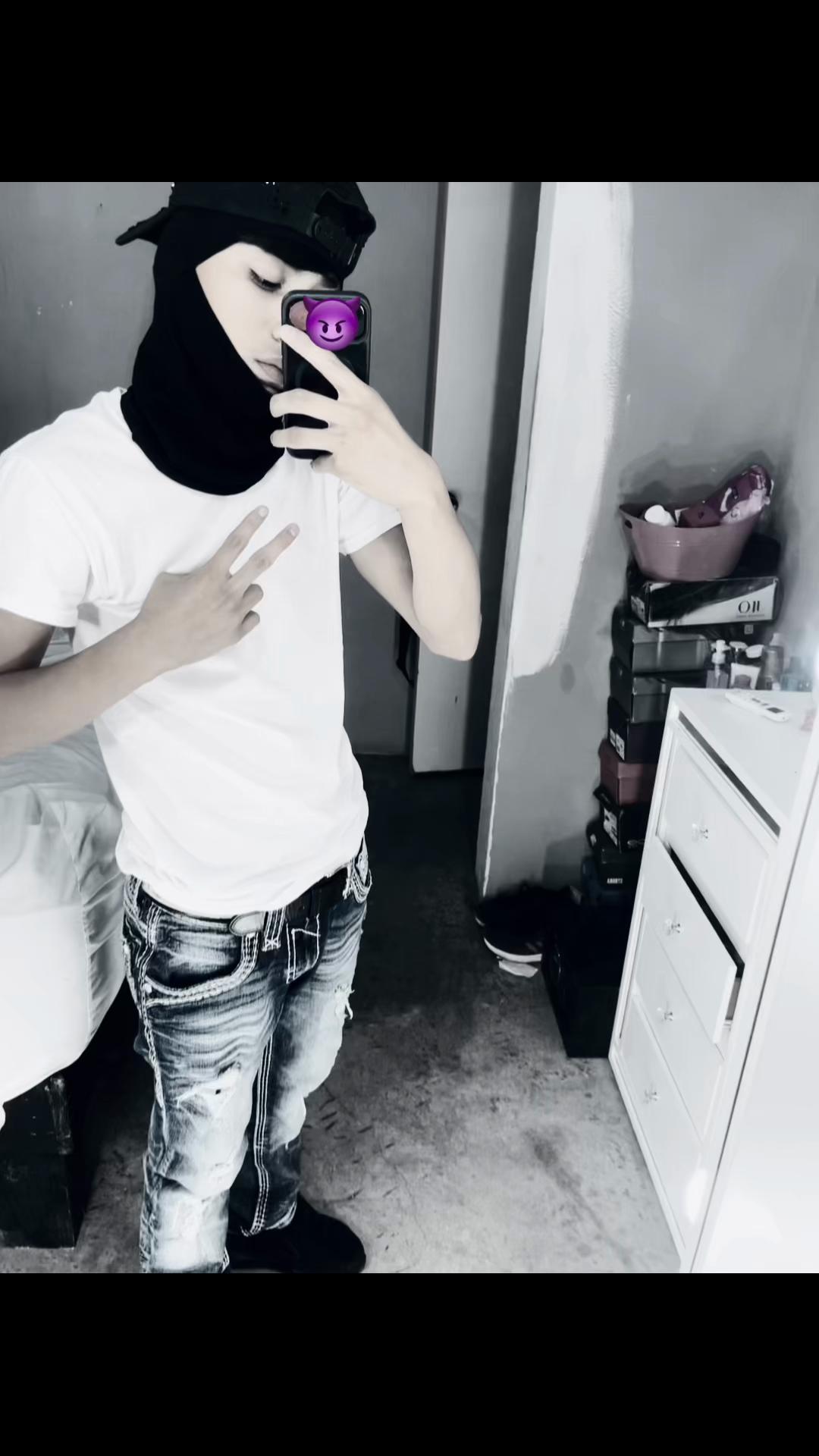 @Ángel_12