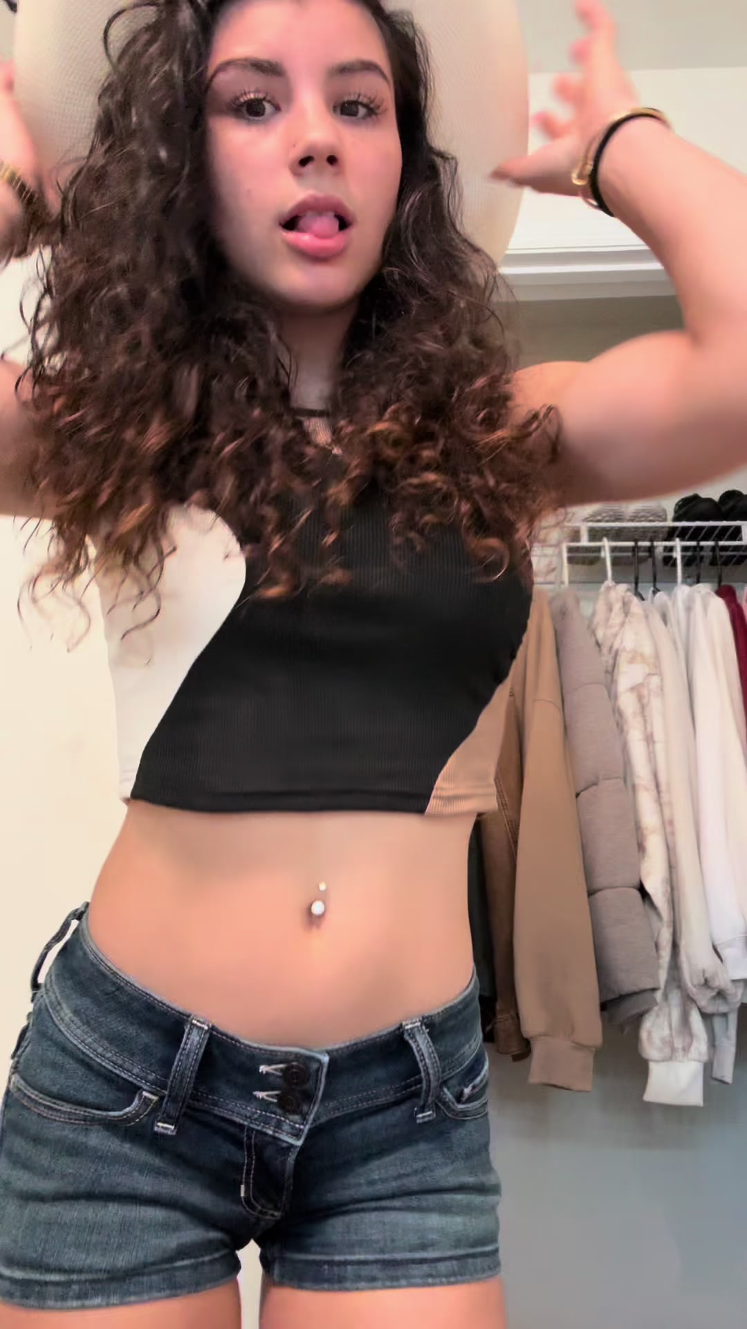 @lindseycannistra