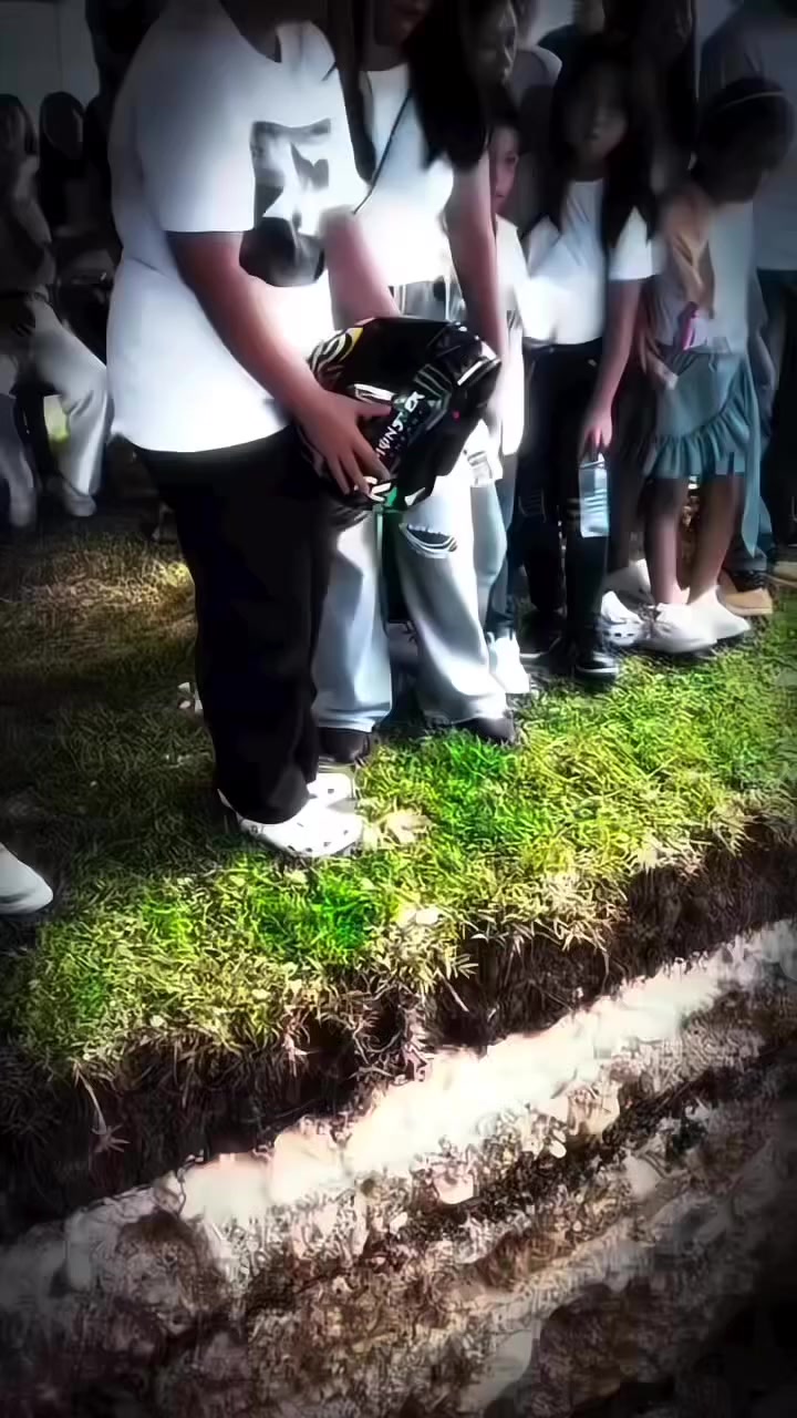 @𝗕𝗶𝗸𝗲𝗿 𝘀𝗮𝗱𝗶 ⚡