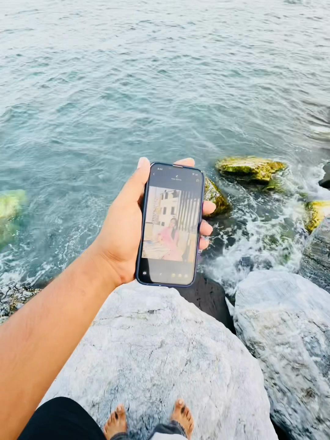 @🕊️