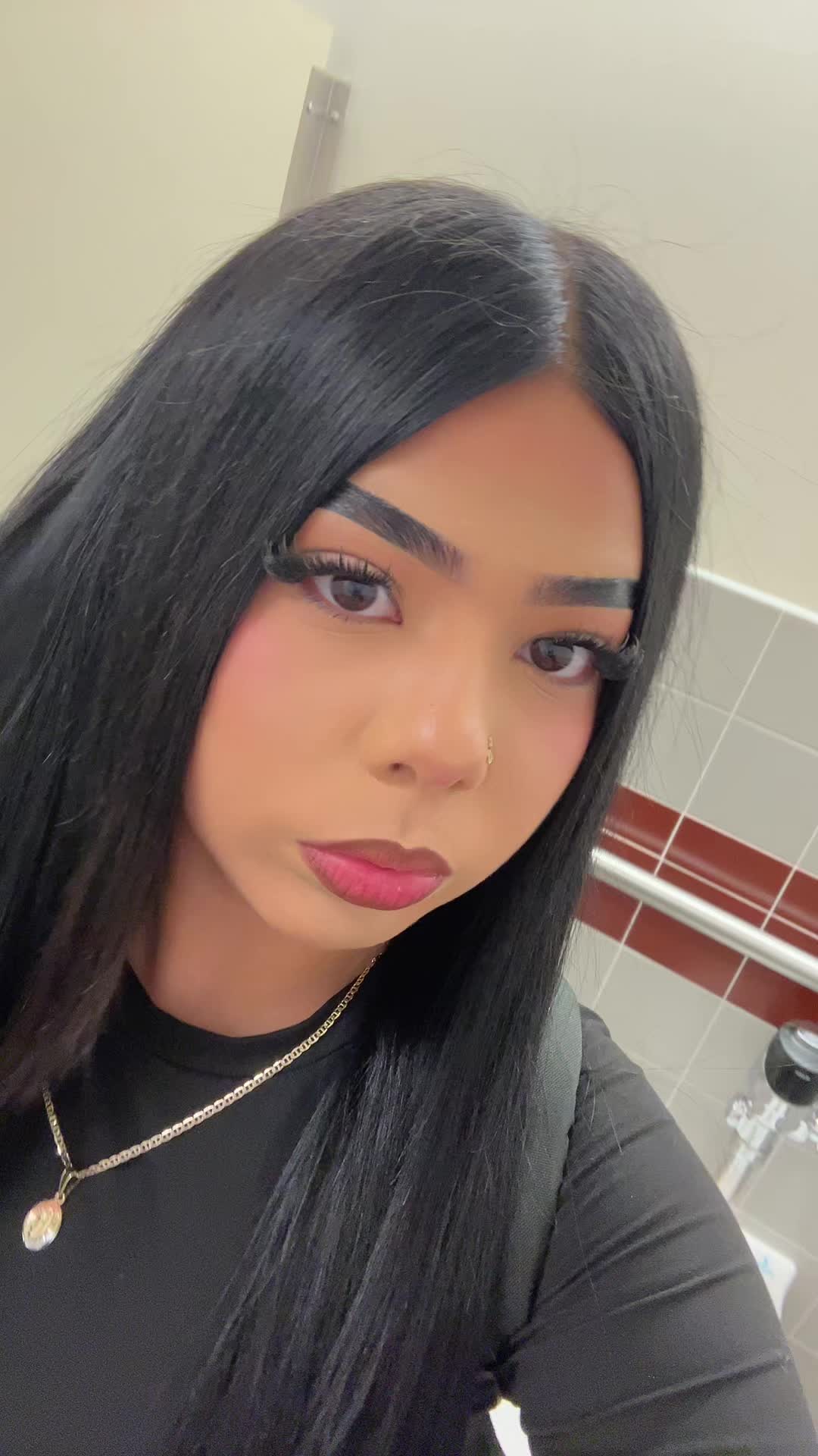 @⃟