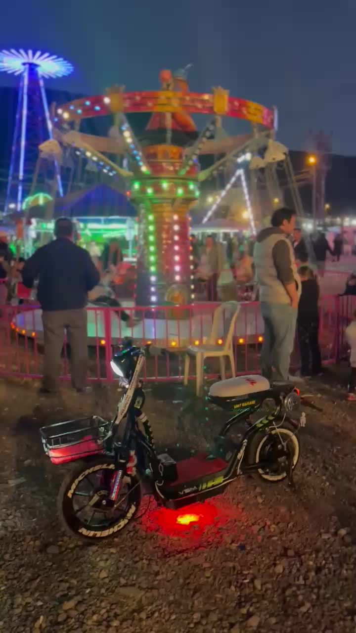 @𝓤