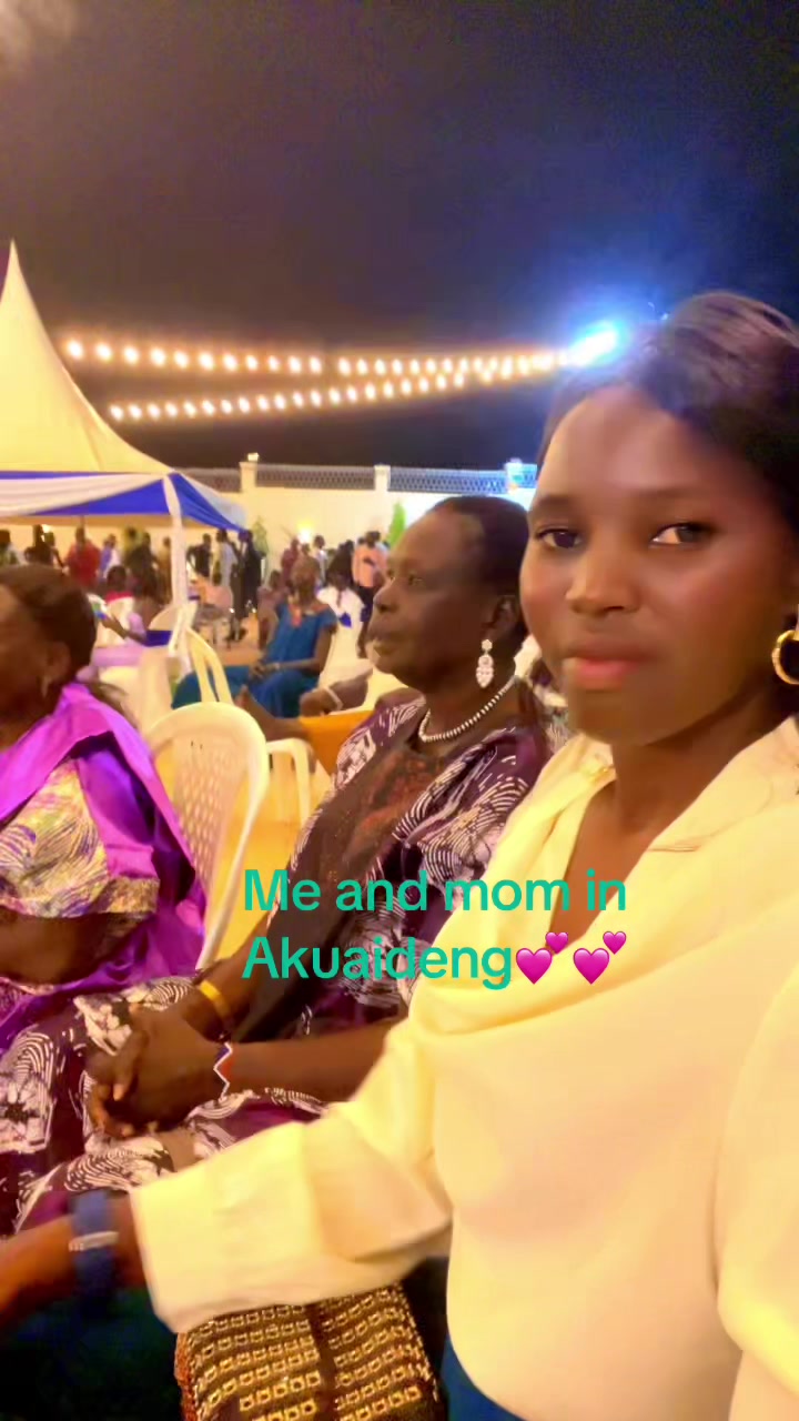 @Ayena Monique 🦋🇸🇸🥂🇺🇬🦋