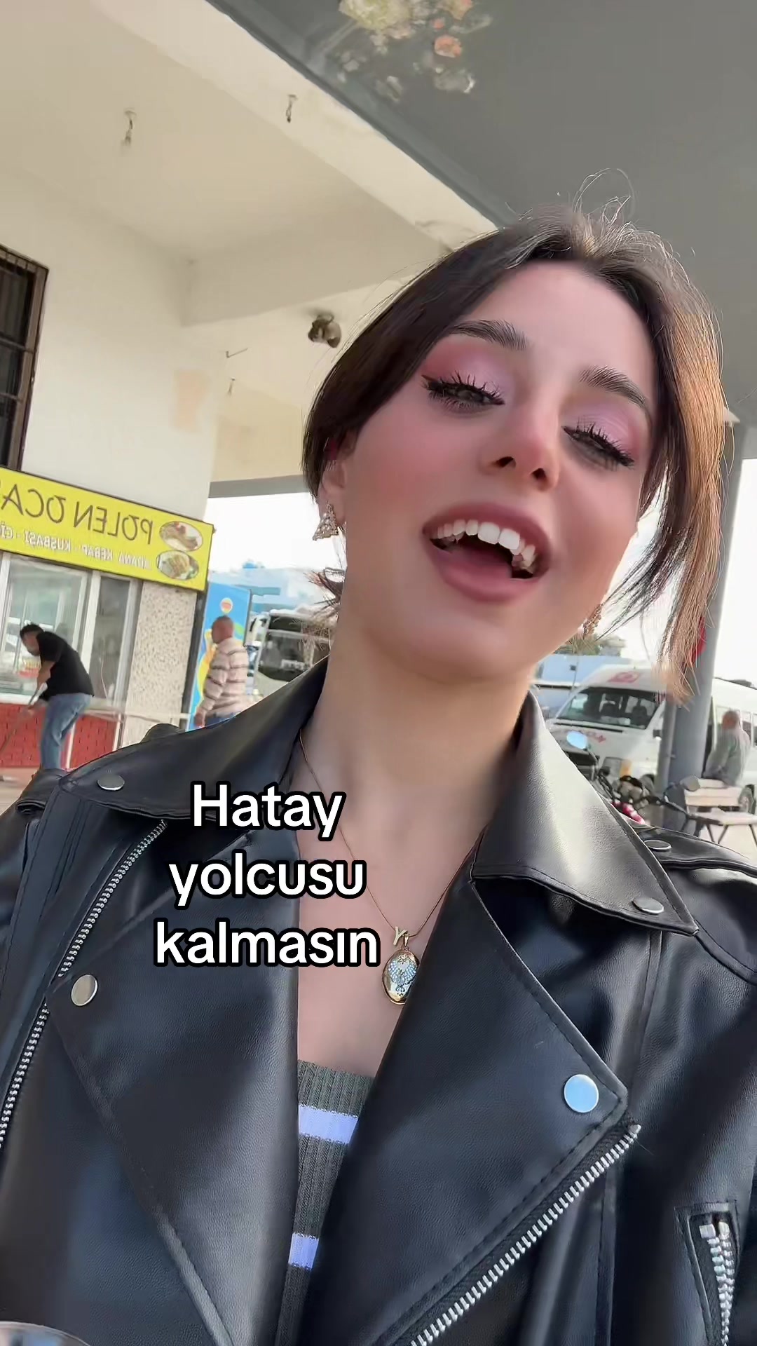 @Y⚡