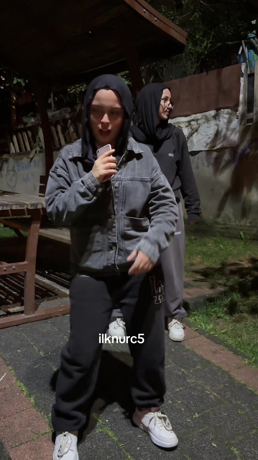 @dilara 𖣂