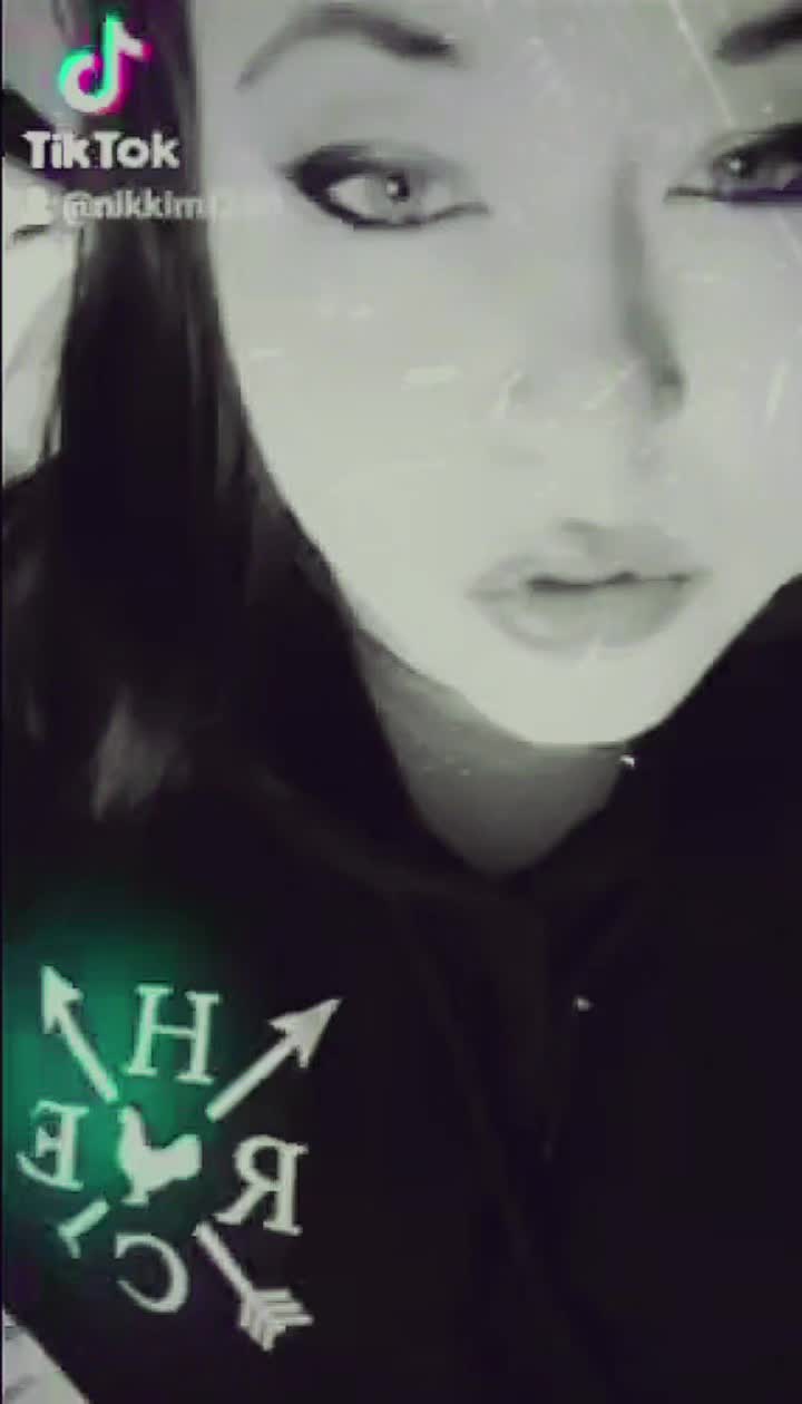 @𝕴𝖙𝖟𝕹𝖎𝖐𝖐𝖎𝕸𝕱