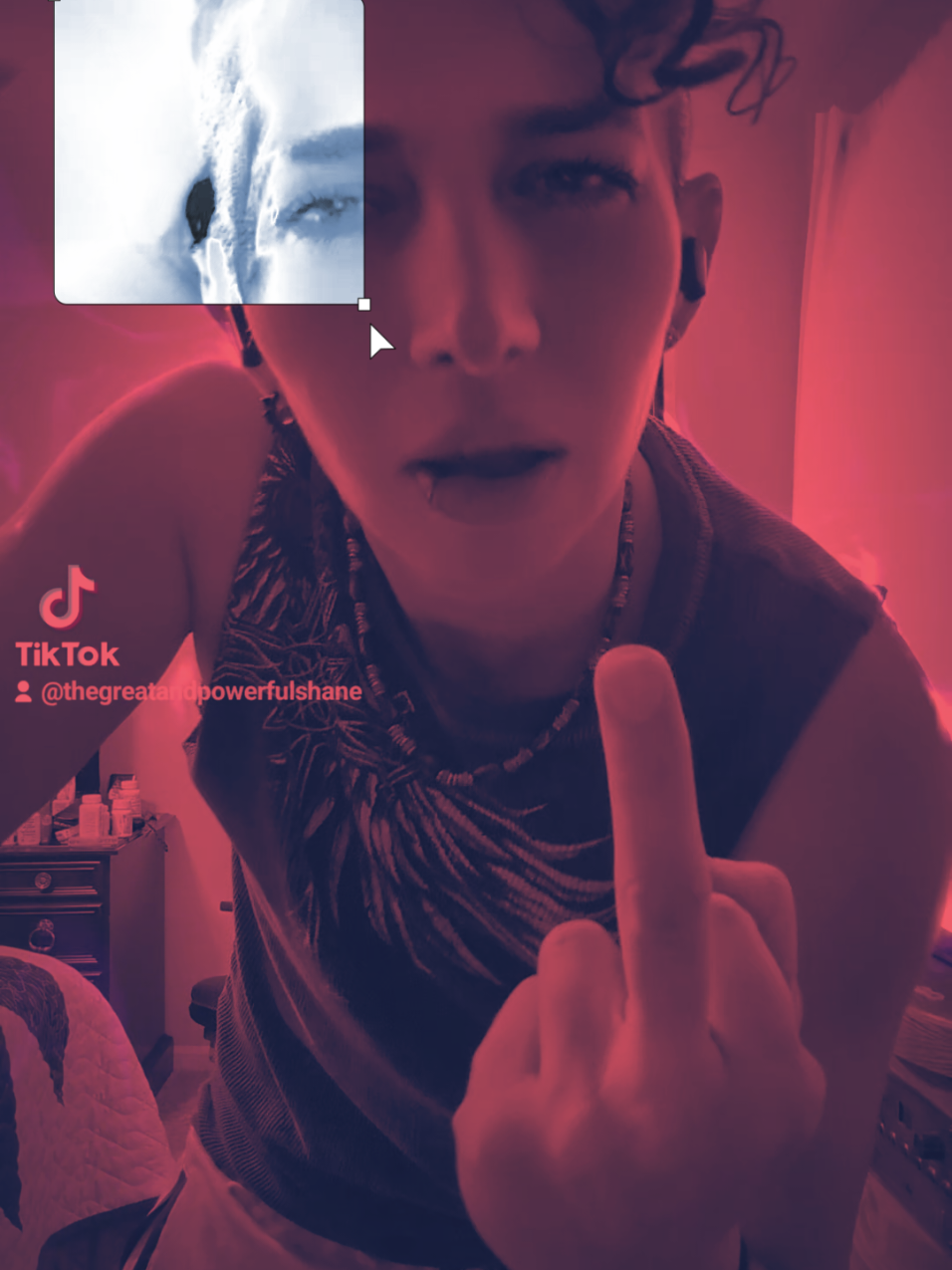@🏳️&zwj;⚧️🫰🔥 🌈🦄