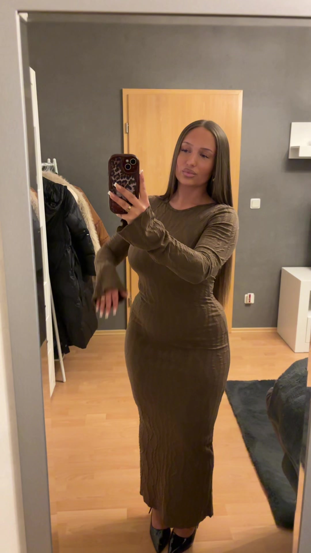 @Elisa