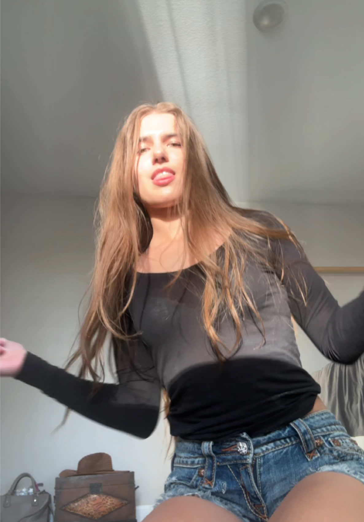 @Lizzzybella