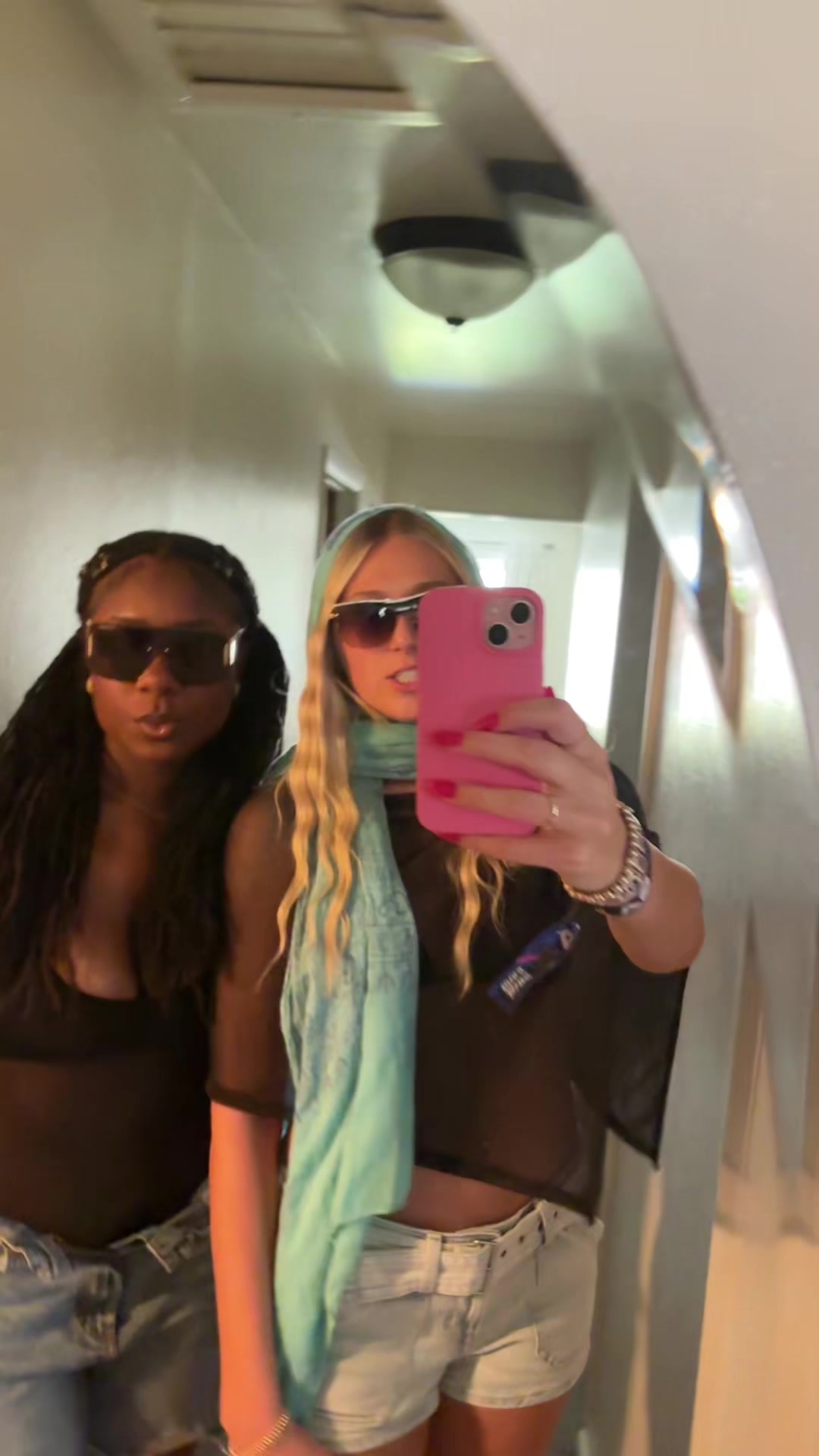 @Ella