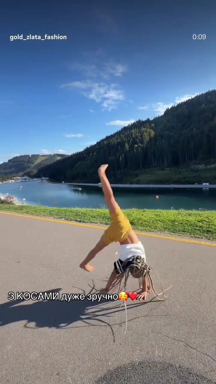 @AnnaAfro