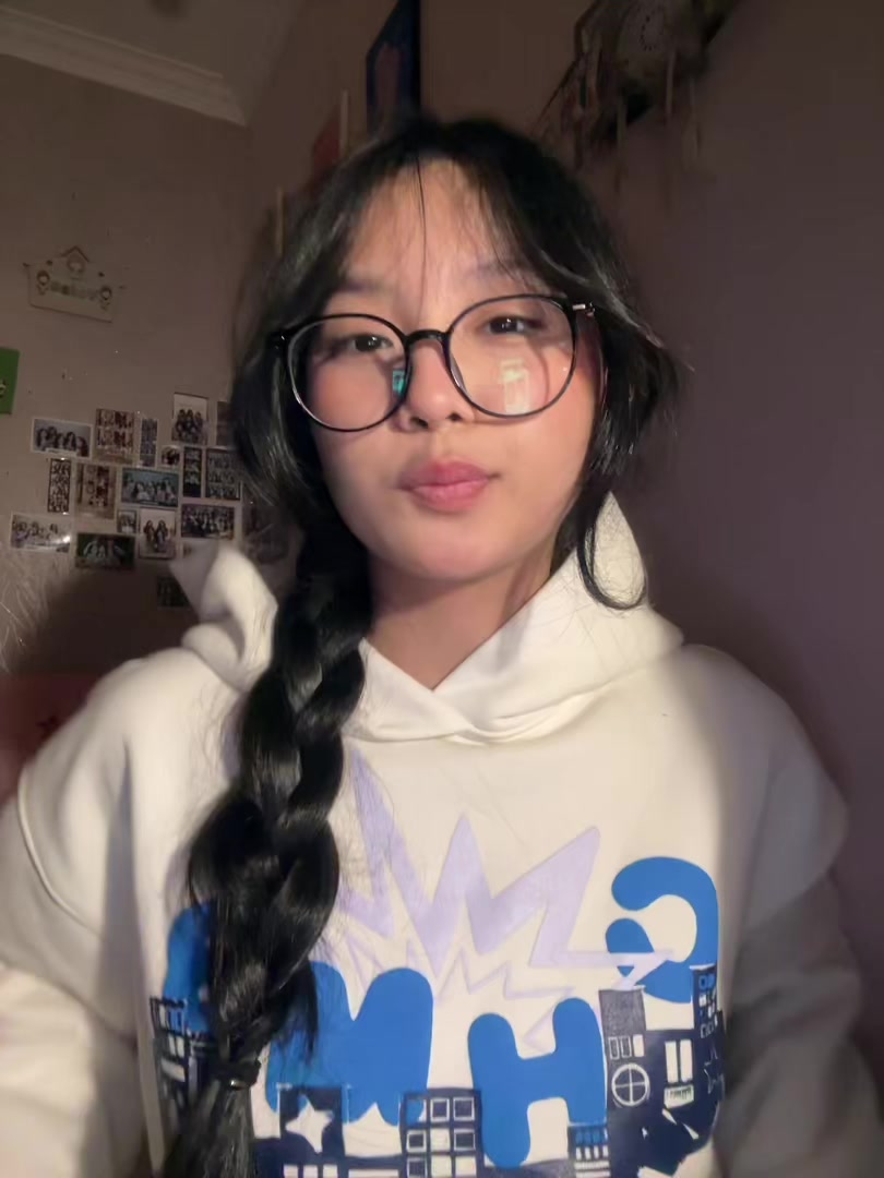 @m0calen_