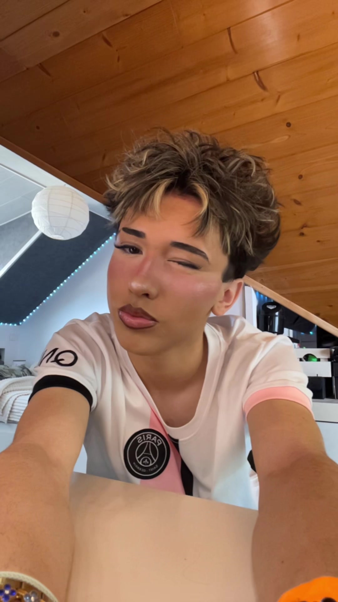 @𝘮𝘢𝘵𝘩𝘦𝘰