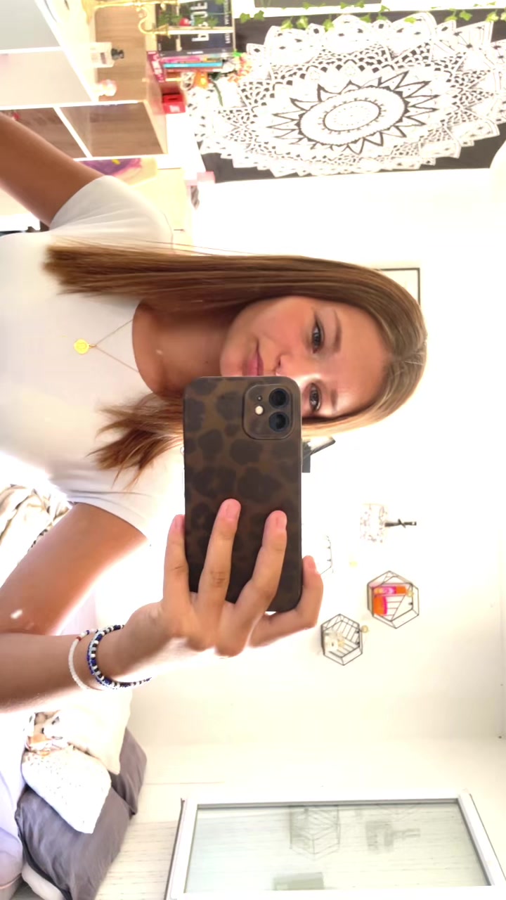 @𝐴 𝐿 𝐼 𝐶 𝐼 𝐴 🪭