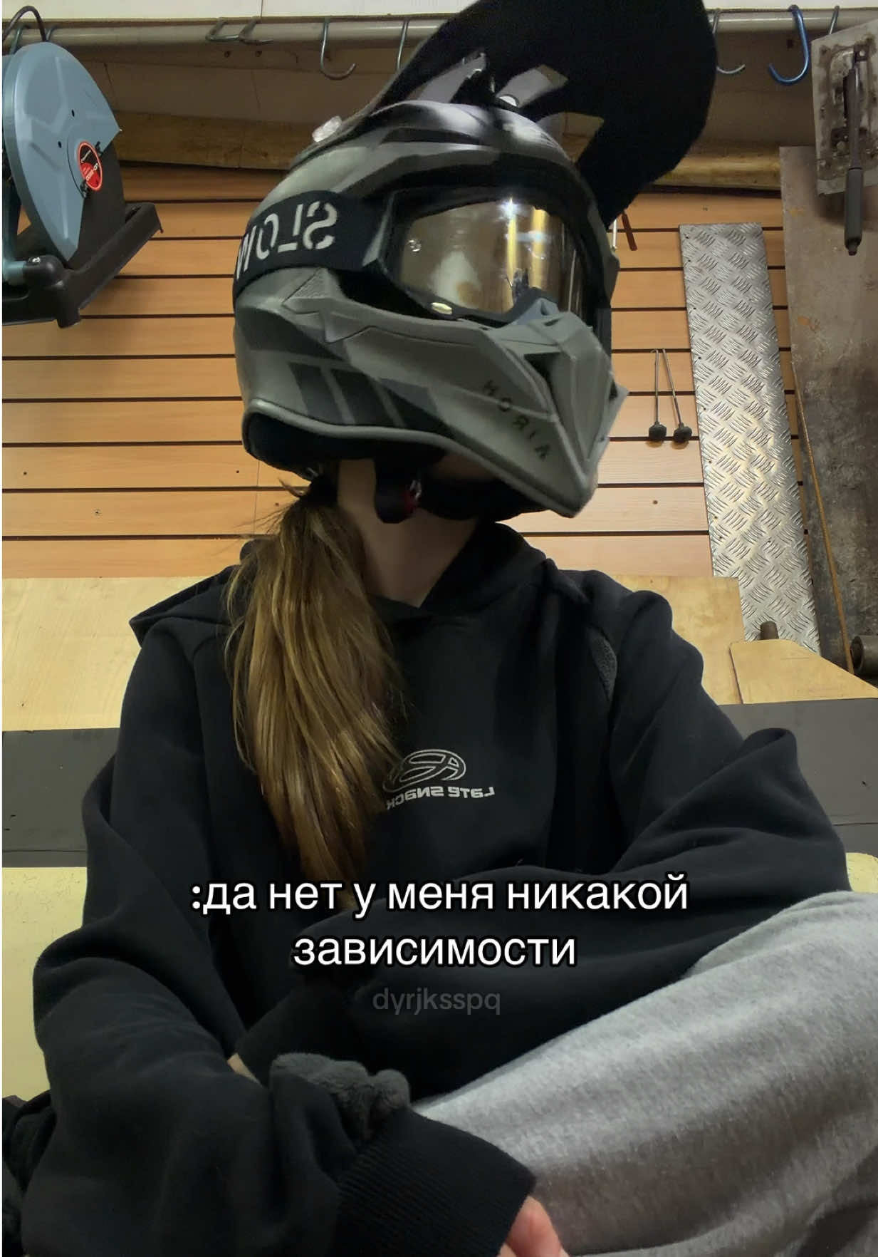 @юля bse