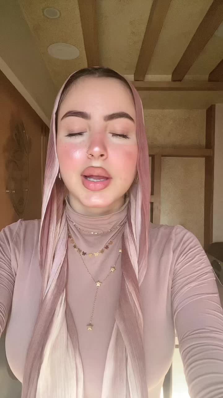 @FARAH🕊️