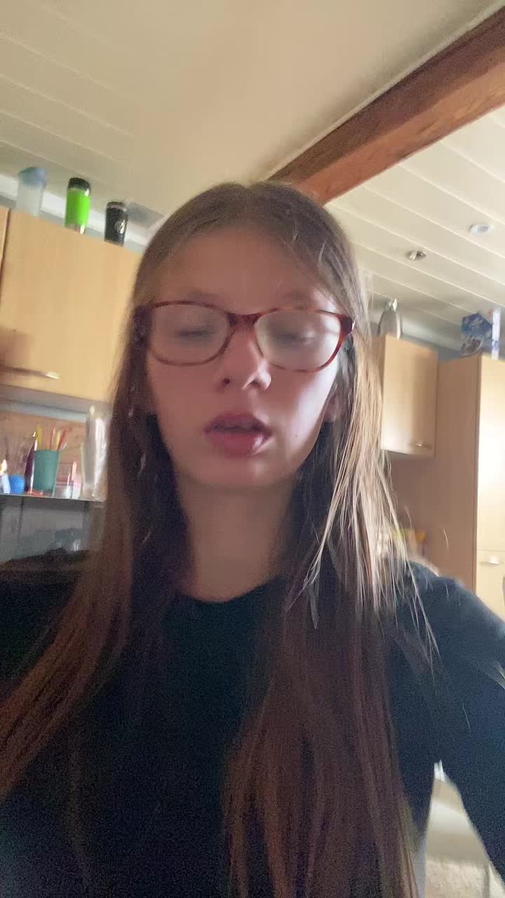 @Hannah_bkrrrrr