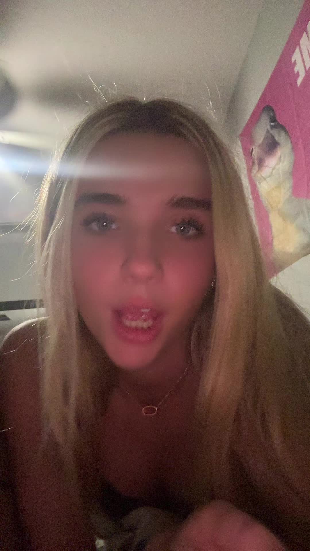 @thatblondandbrunete