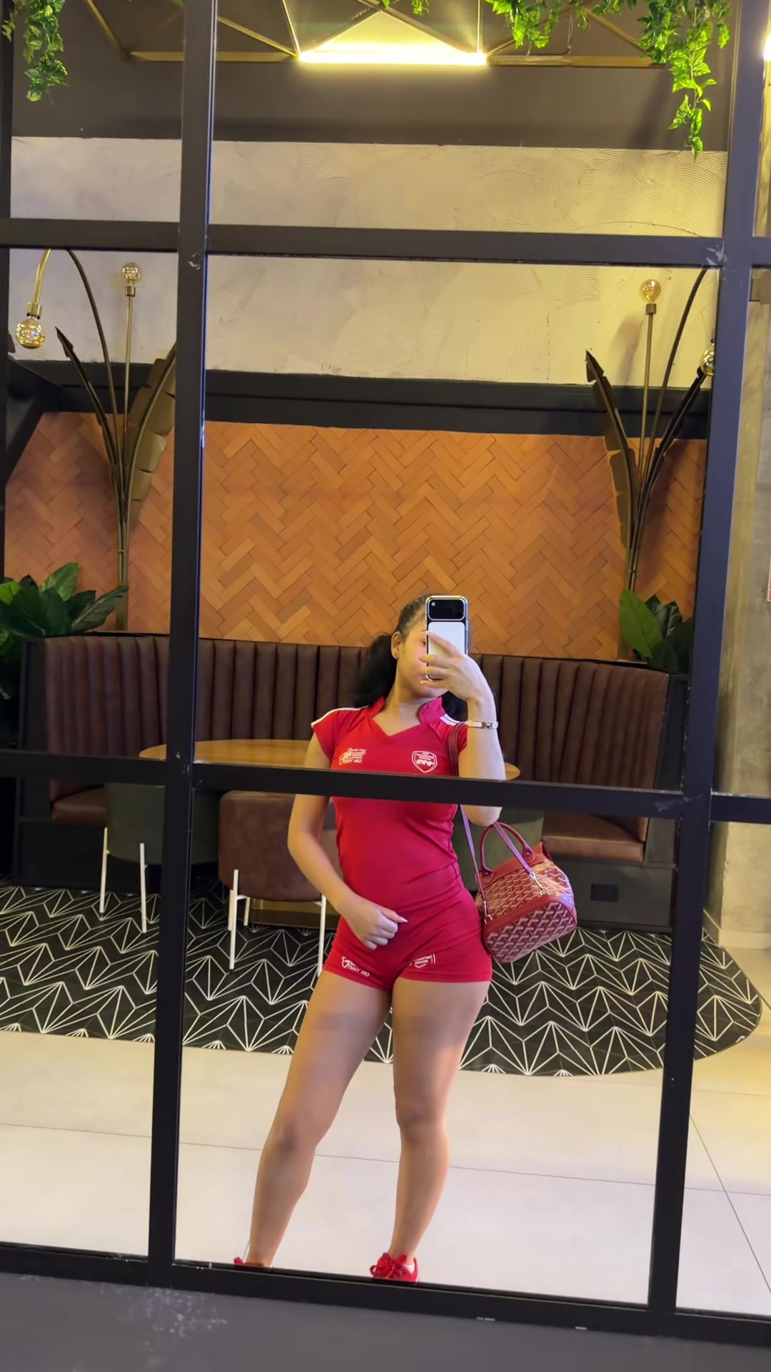 @channellelaurenn