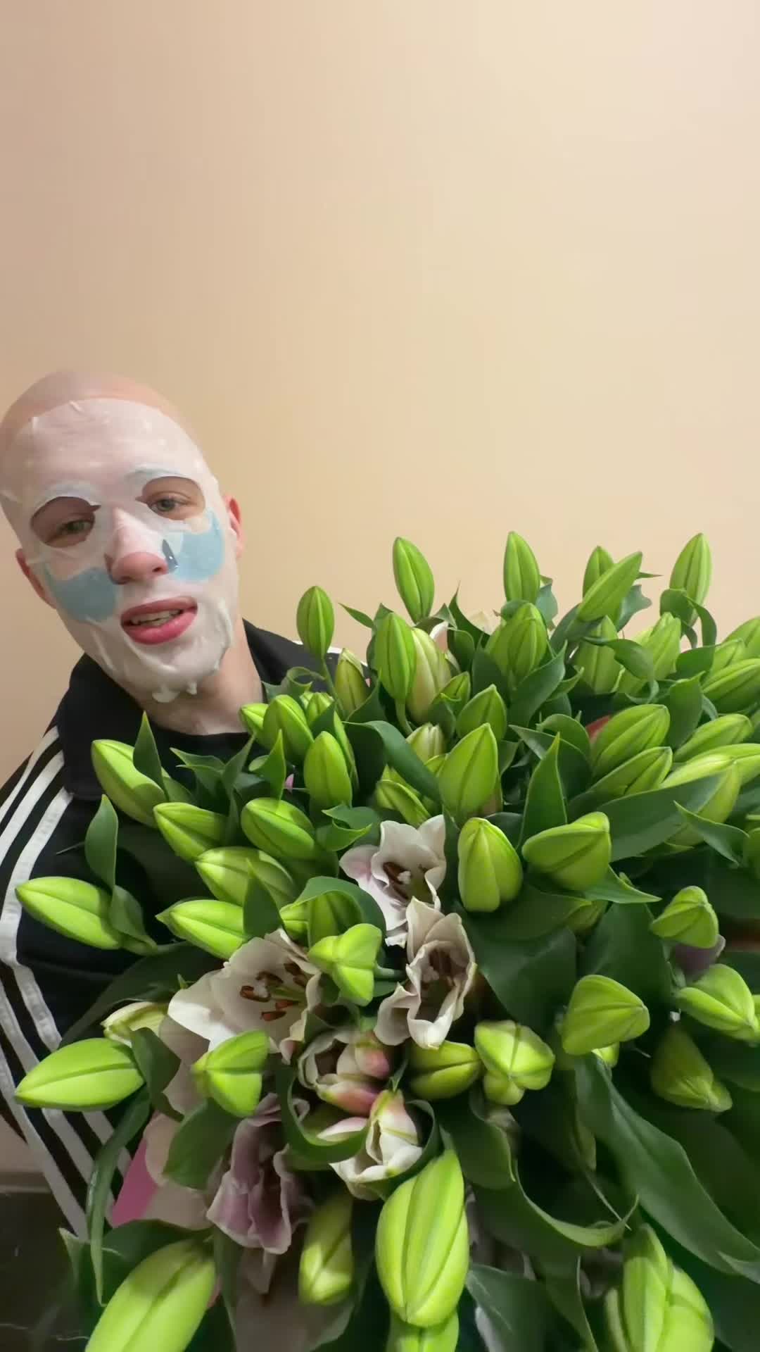 @миша из-за угла